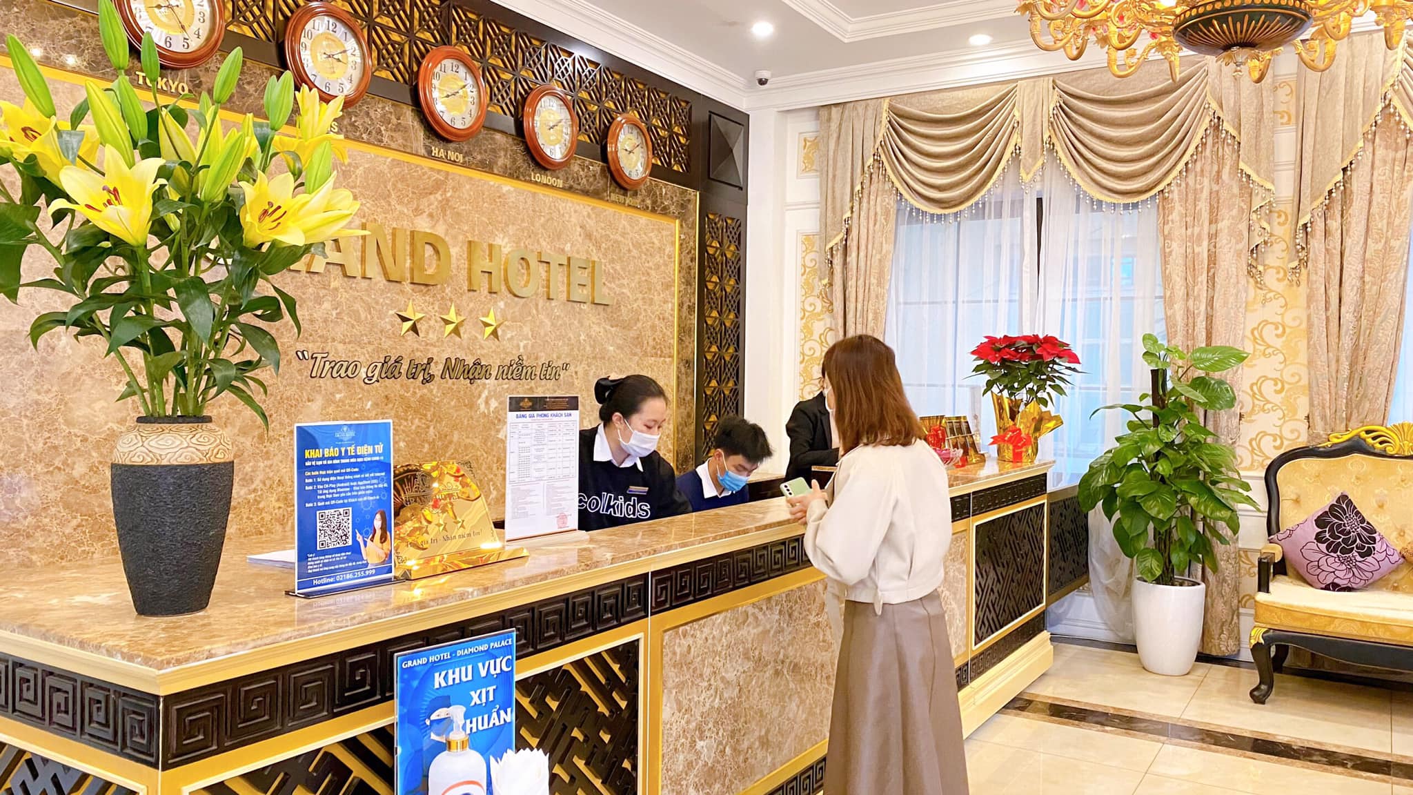 🏢 Tại sao Grand Hotel Hoà Bình là điểm đến du lịch Tết an toàn cho gia đình bạn?