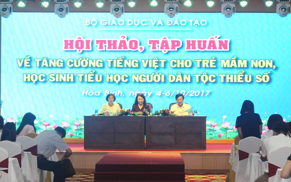 Hội thảo, tập huấn về tăng cường tiếng Việt cho trẻ mầm non, học sinh tiểu học người dân tộc thiểu số.