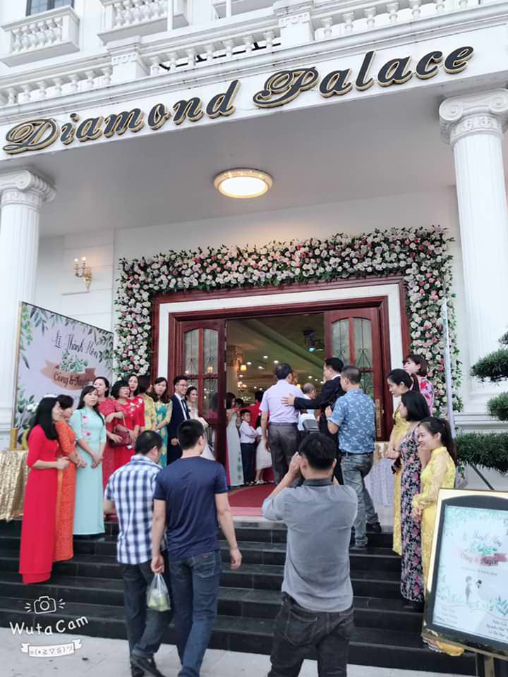 Đám cưới chiều 15/11 của chú rể Huy Công sánh bước bên cô dâu Nguyễn Tuyến