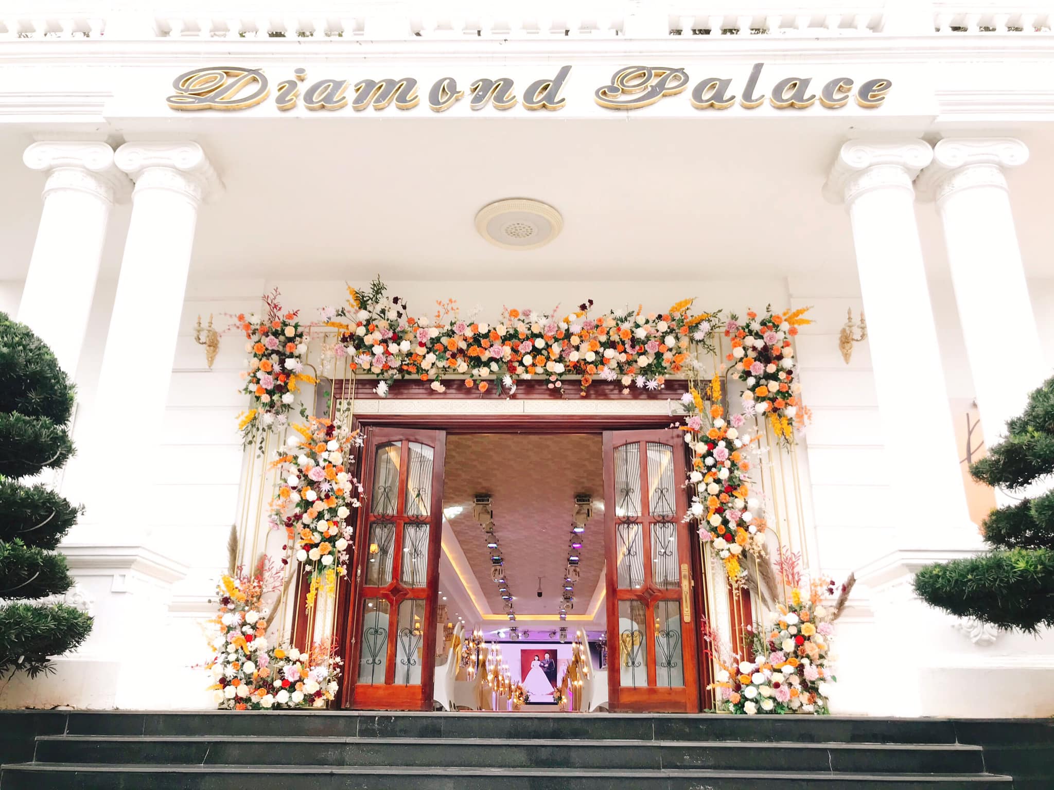 Trung tâm hội nghị tiệc cưới Diamond Palace - Grand Hotel